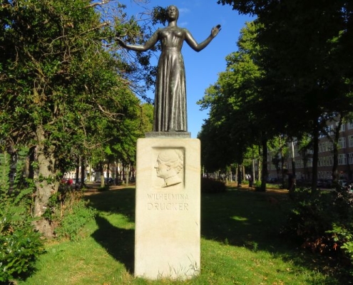 Standbeeld Wilhelmina Drucker LA 220828
